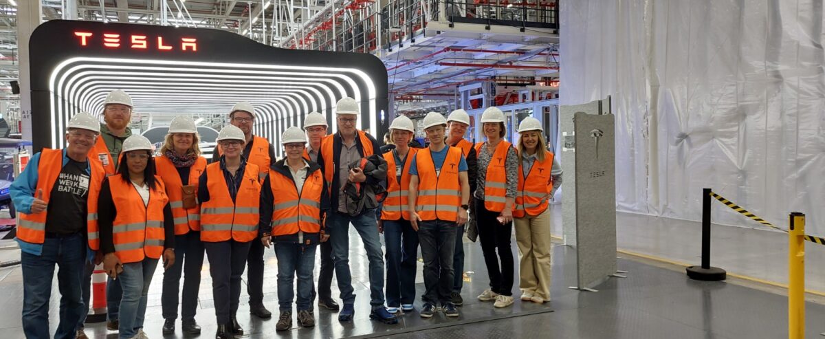 Berufsorientierungstournee 2024 in der Tesla Gigafactory